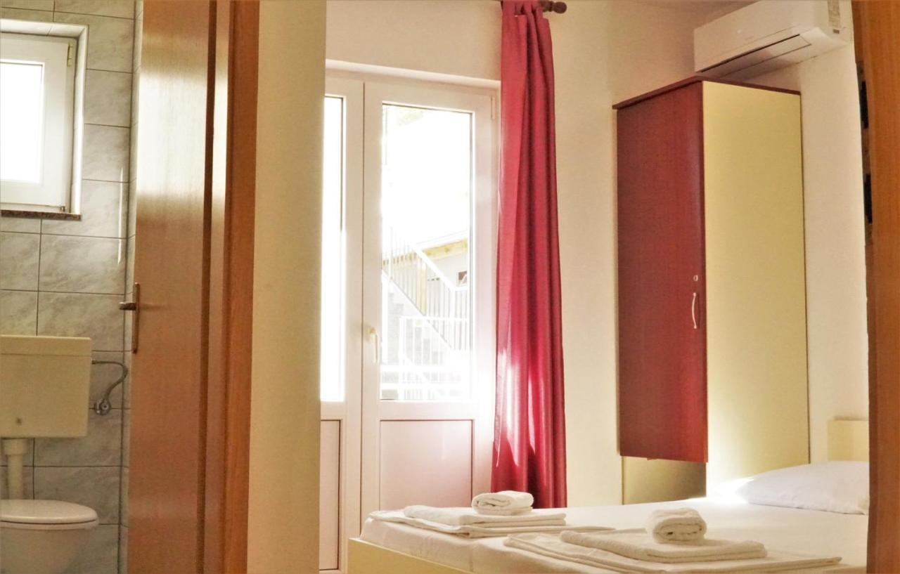 Villa Mily Baška Voda Oda fotoğraf